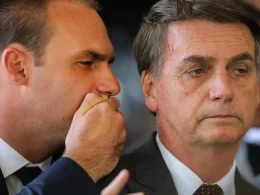 Bolsonaro pede que Eduardo feche a boca para evitar prejuízos políticos